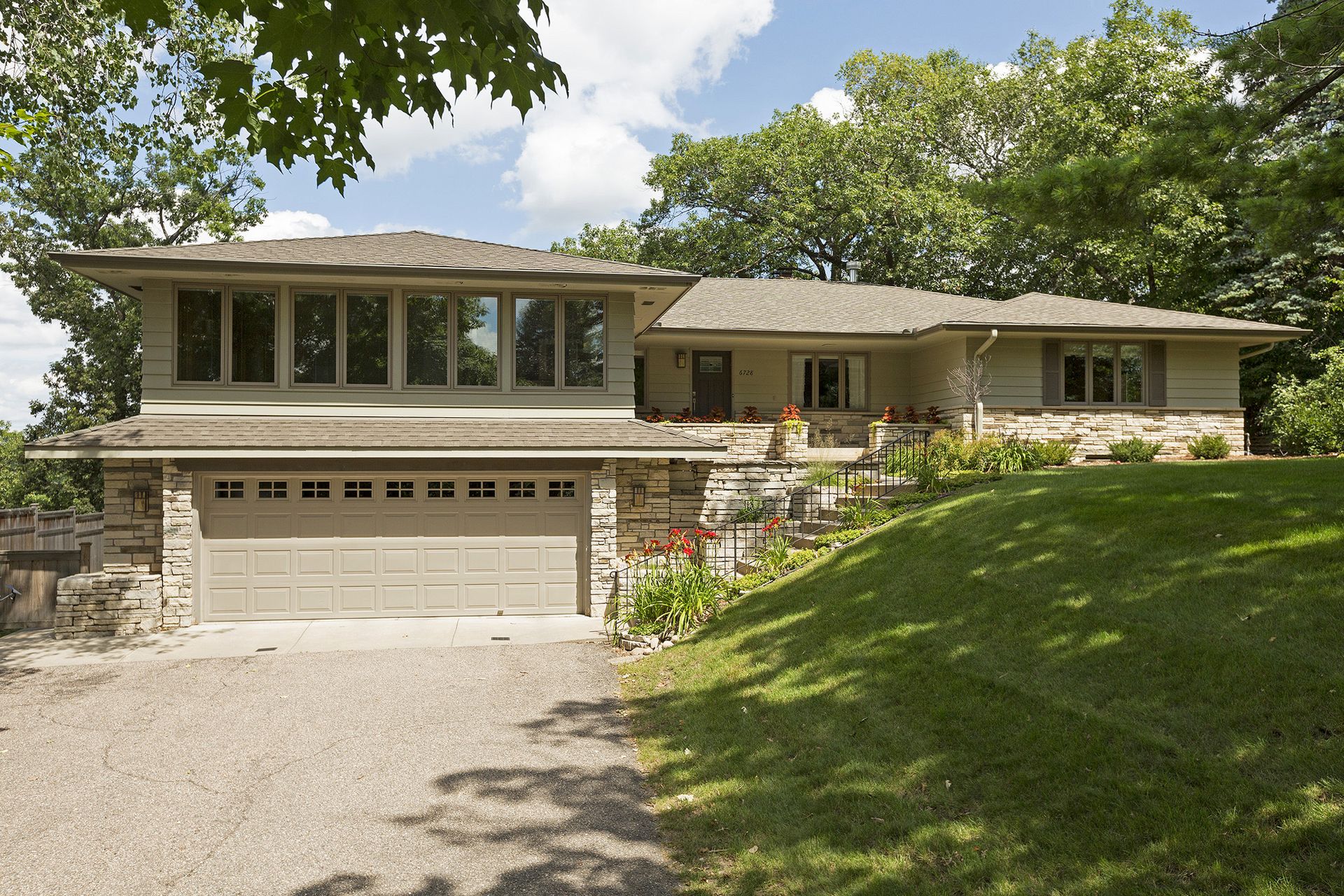 6728 Indian Hills Road Twin Cities and Surrounding Areas Real Estate