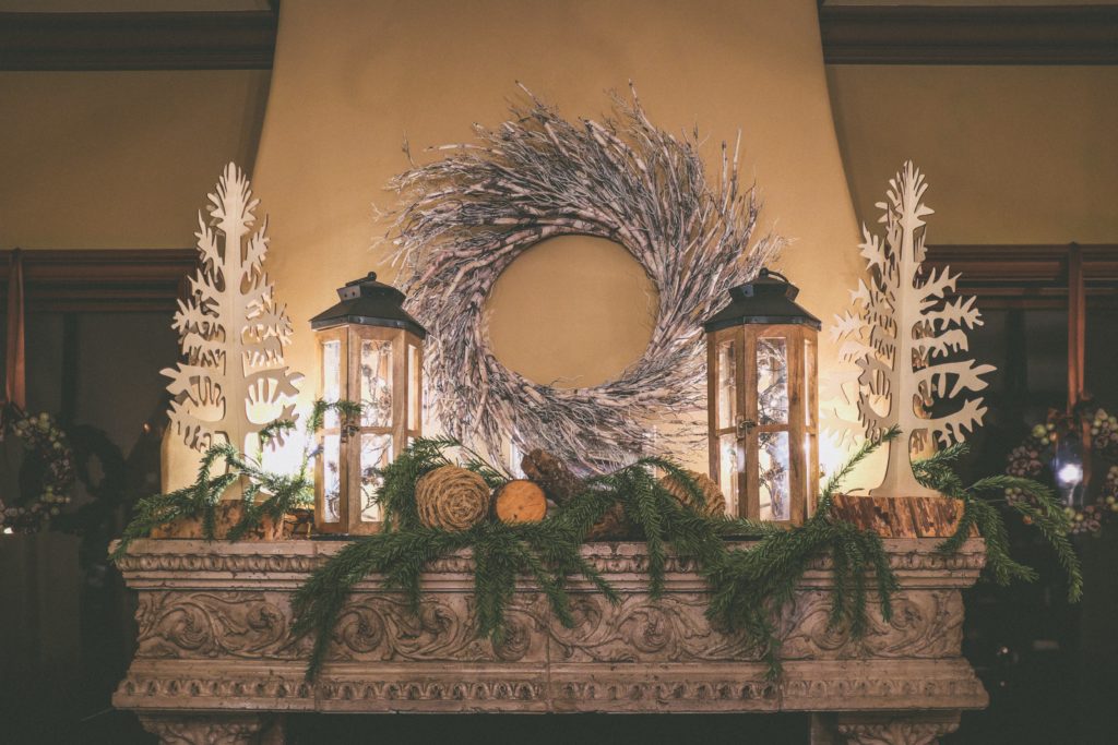 Outdoorsy Rustic Christmas mantle.