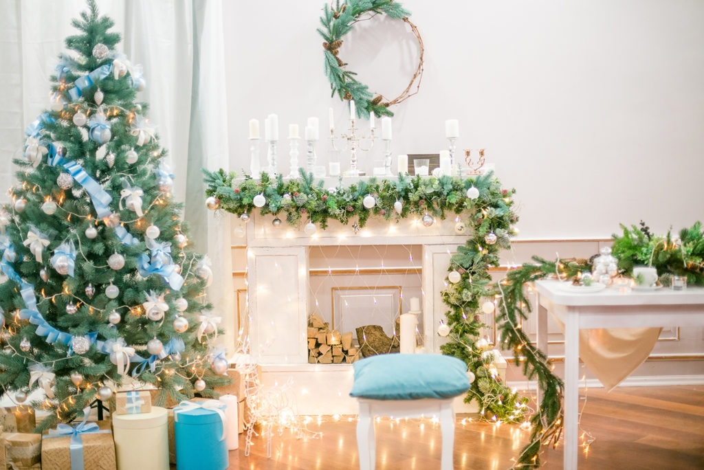 blue and white christmas living room decor